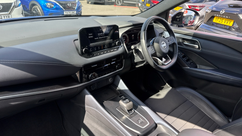 Nissan Qashqai 1.3 DiG-T MH 158 Tekna 5dr Xtronic Petrol Hatchback